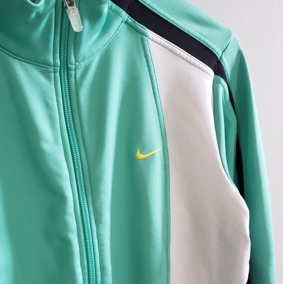 EUC Vintage style Nike jacket - Picture 8 of 8